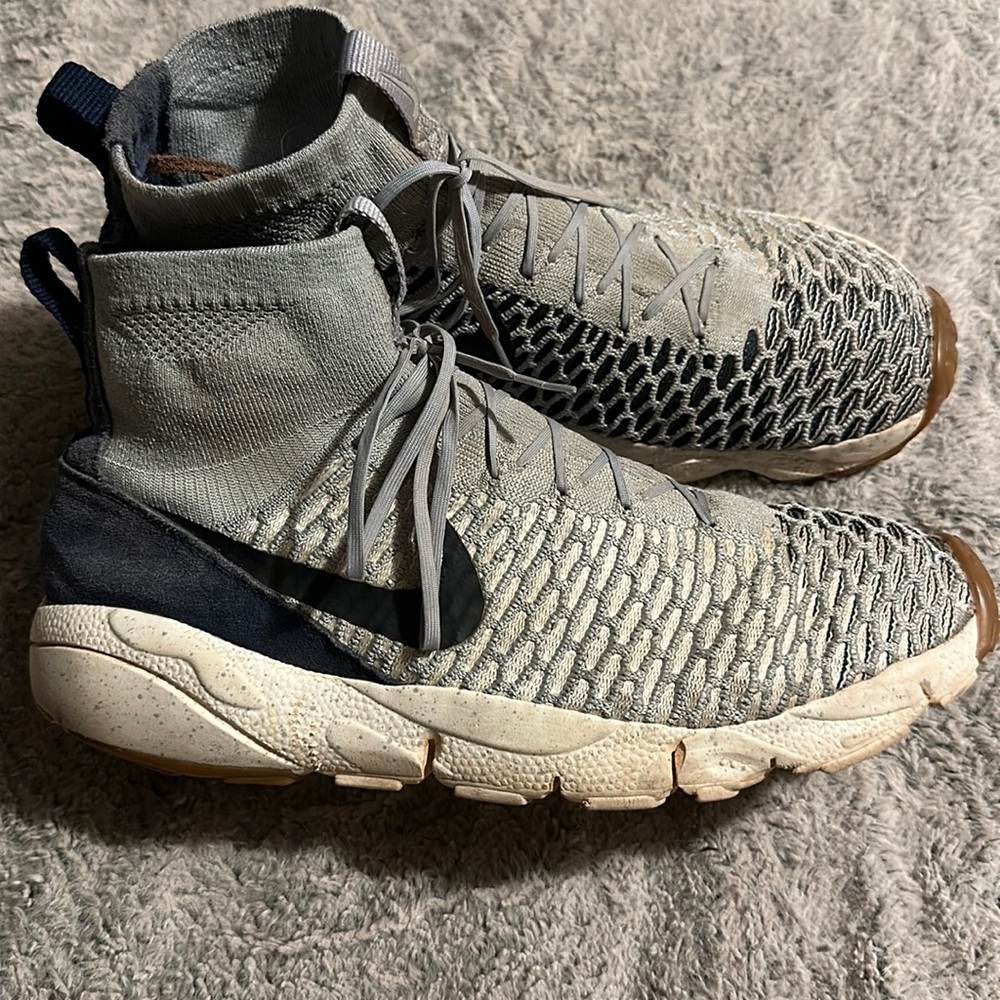 Nike high top shoes